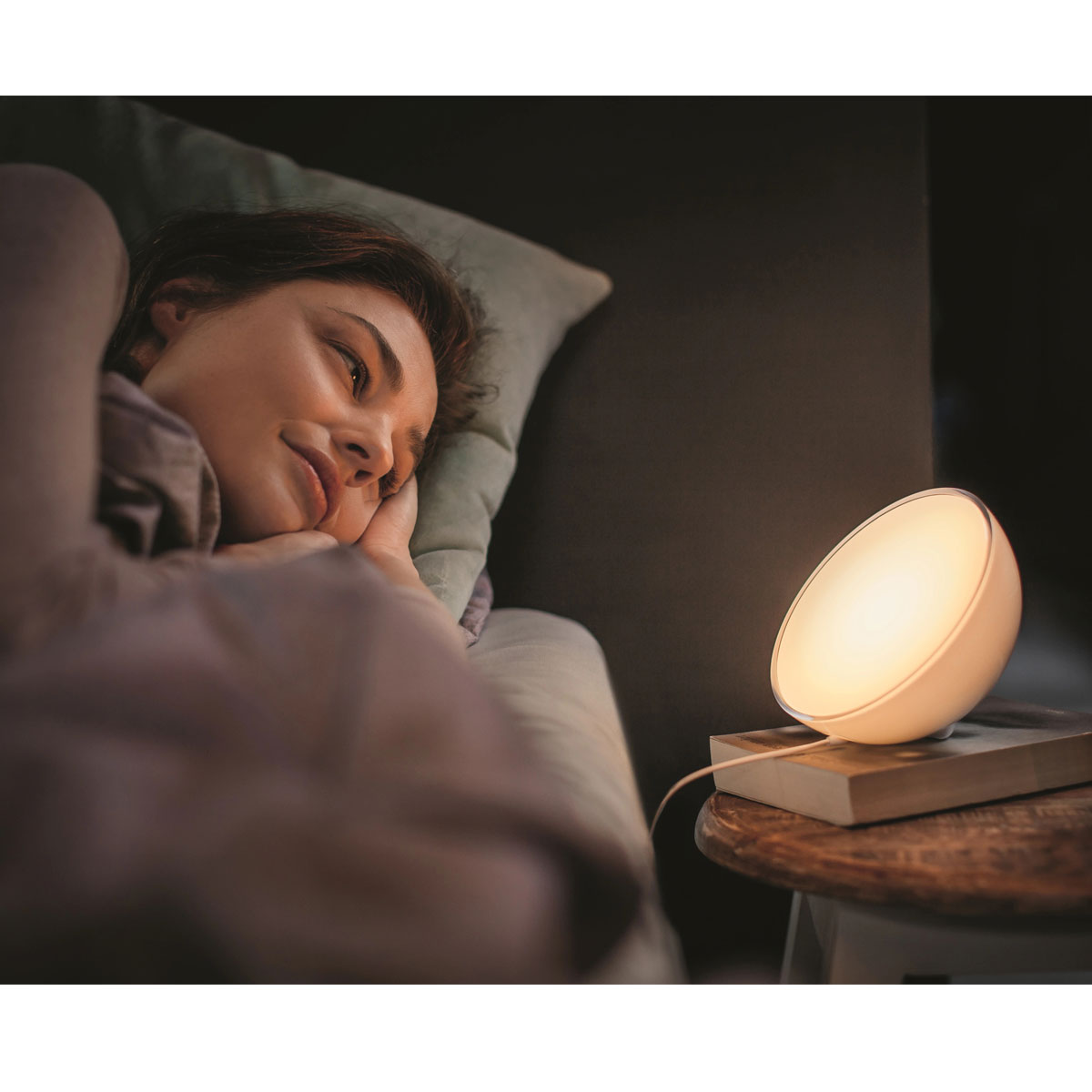 Philips Hue Go โคมไฟเปลี่ยนสีอัจฉริยะไร้สาย ฟิลิปส์ ฮิว Philips Hue Go White and Color Portable Dimmable Table LED